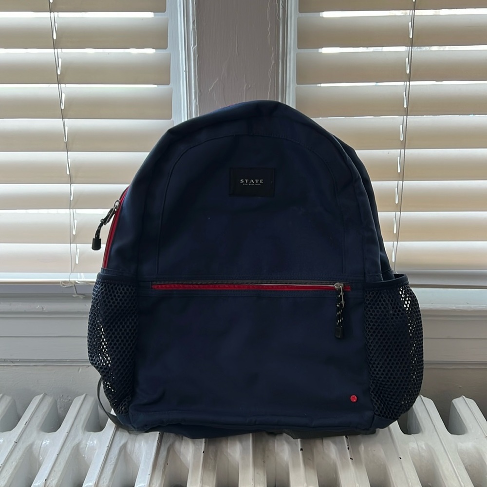 STATE backpack, navy with some red details and zipper